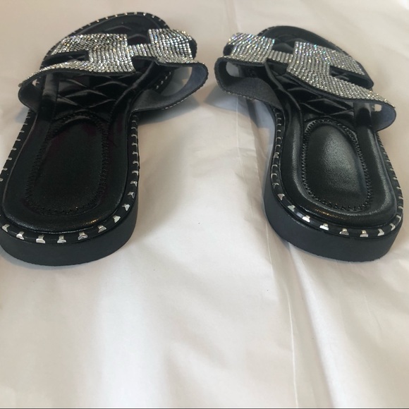 Dinated! 🎉 HP🎉 Women fashion sandals Sz 39-NWOT. - Picture 6 of 6